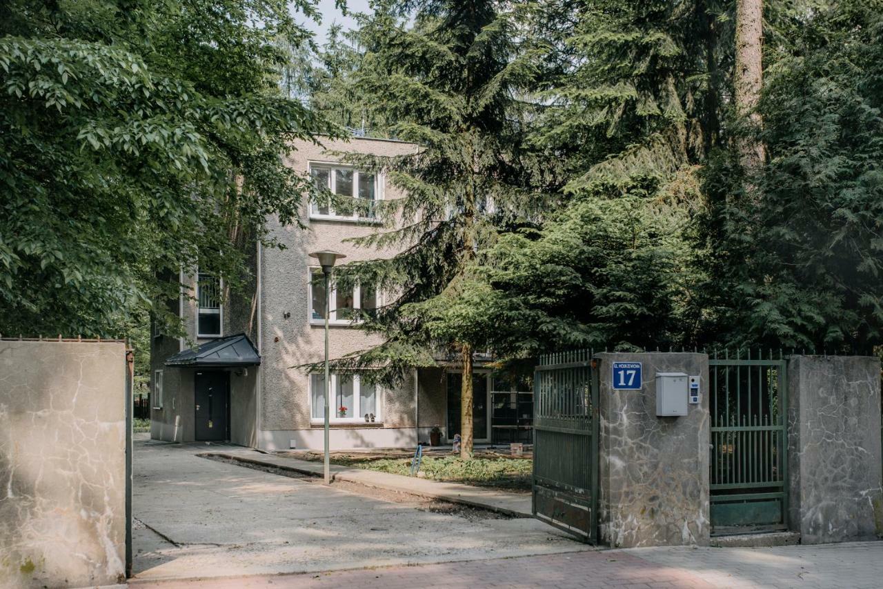 Apartel Piaseczno Пясечно Экстерьер фото